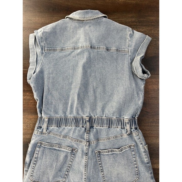 Wild Fable NWT Size Medium Game Day Short Sleeve Denim Romper Jean Medium Wash - Picture 12 of 15
